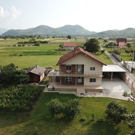 Eko Apartmani Krackovic Golubovci Exteriér fotografie