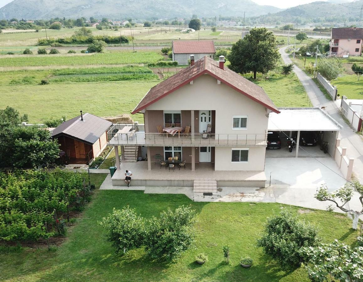 Eko Apartmani Krackovic Golubovci Exteriér fotografie
