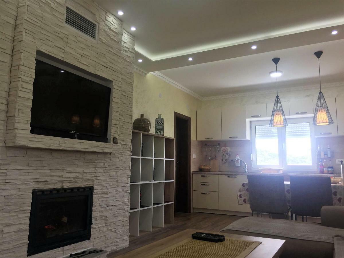Eko Apartmani Krackovic Golubovci Exteriér fotografie