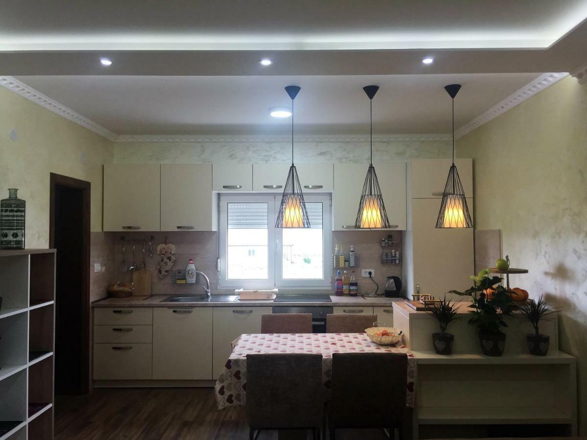 Eko Apartmani Krackovic Golubovci Exteriér fotografie