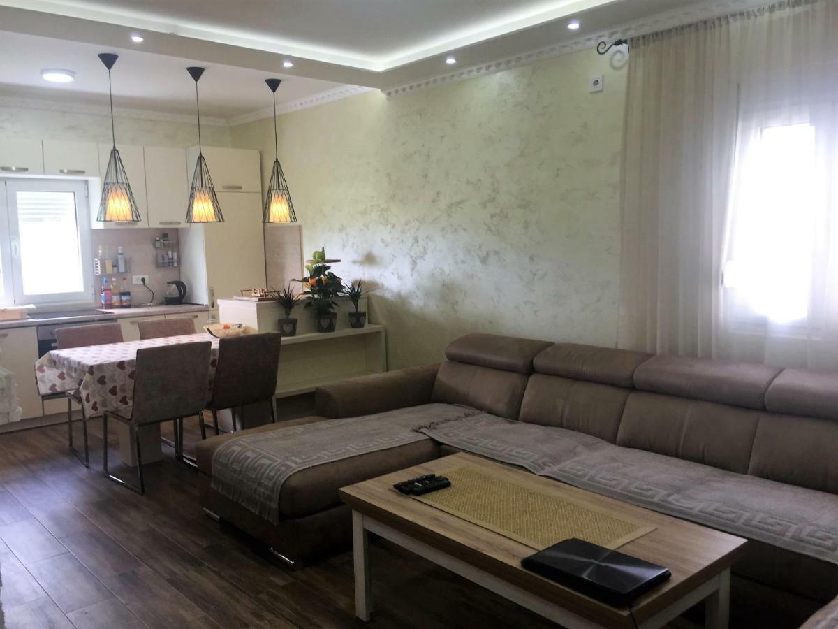 Eko Apartmani Krackovic Golubovci Exteriér fotografie